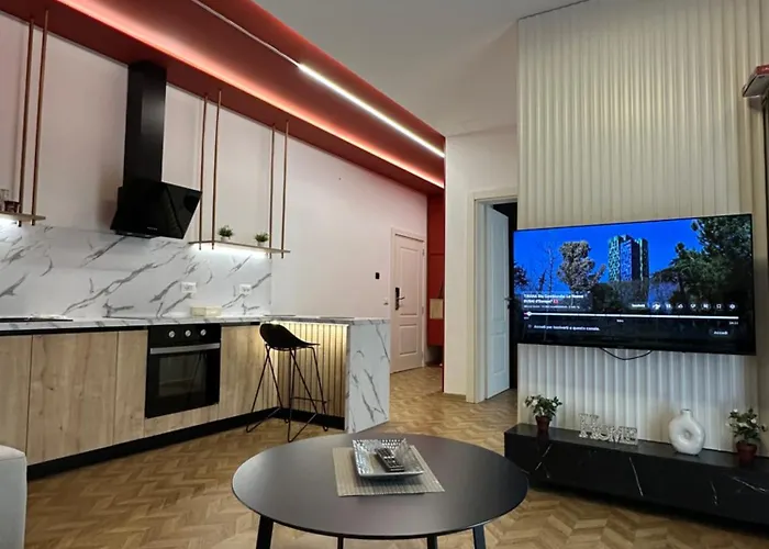 Delux 103 Апартаменты Тирана